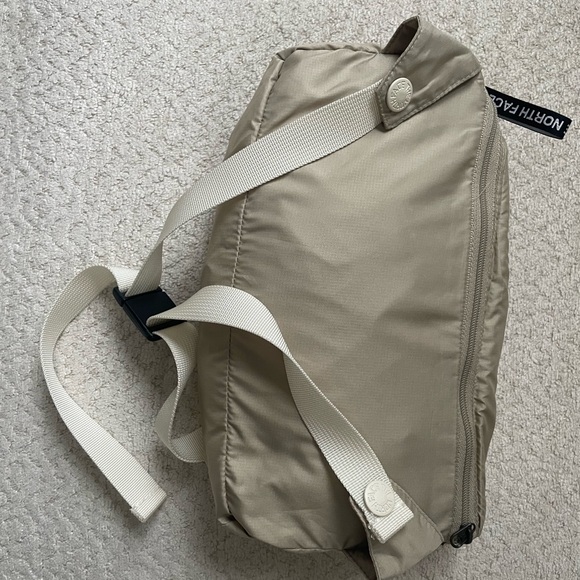 The North Face Cream Belt Bag Lightweight Nylon - Picture 2 of 6